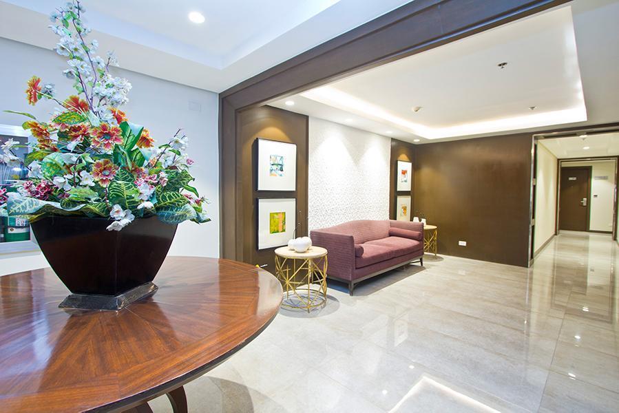 Crown Regency Hotel Makati Makati City Exterior foto
