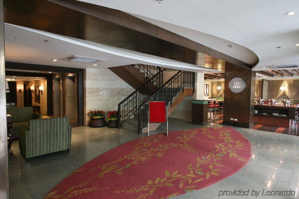 Crown Regency Hotel Makati Makati City Exterior foto